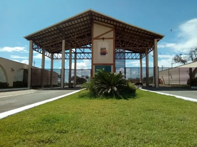 Lote 1.000 m² com bela vista, condomínio fechado, portaria fechada e ronda noturno, Serra 