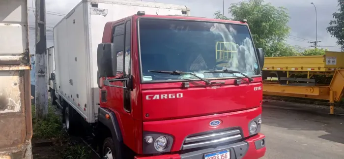 Ford Cargo 816 - 2019 - Baú/ Pronto para trabalhar R$ 255.000,00