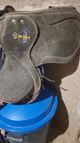 Sela de cavalo.
