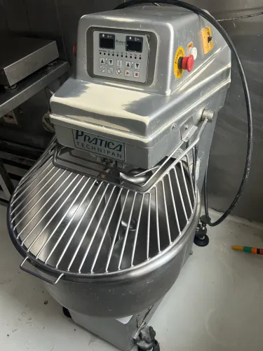 Amassadeira espiral PRÁTICA motor forte 4,0 Cv