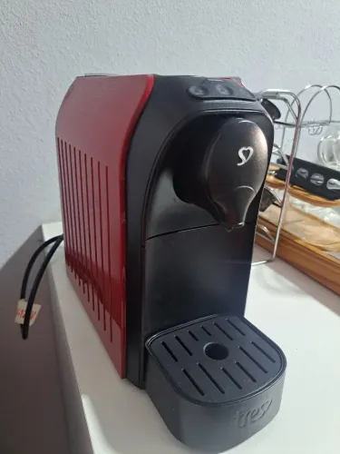 Cafeteira três corações!linda !!Excelente oportunidade