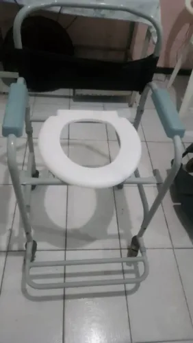 CADEIRAS DE RODAS - CONVENCIONAL E BANHO