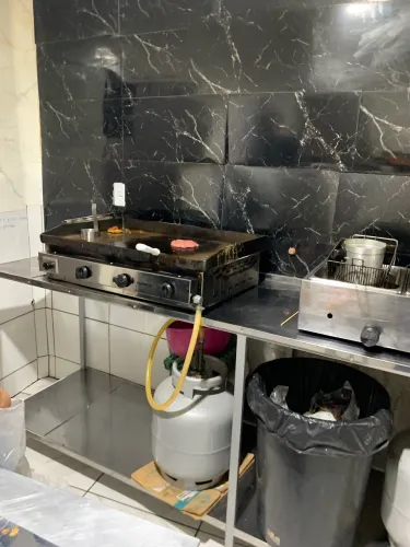 Passa-se Hamburgueria com cartela de cliente á 6 anos no mercado