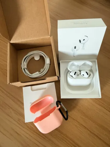 AirPods 4