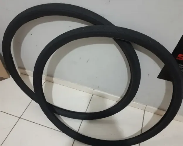 Par de pneus 700x45