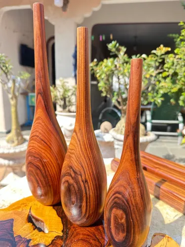 Conjunto de floreiros em madeira