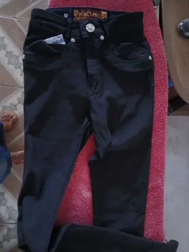 Calça jeans com elastano.