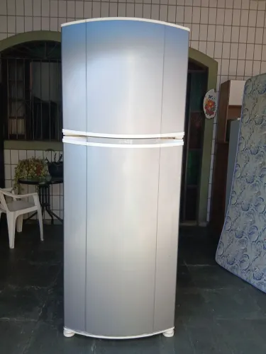 Geladeira Consul Frost Free 440litros em ótimo estado.