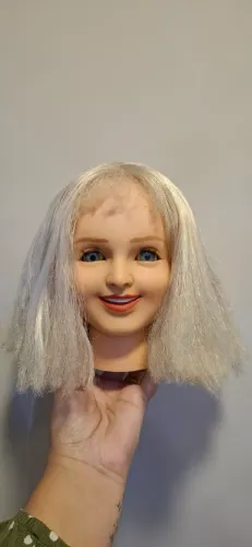 Cabeça da boneca Angelica