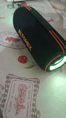 Vende-se uma caixa de som 