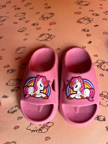 Vendo esse tênis e essa sandália numeração 30 os dois