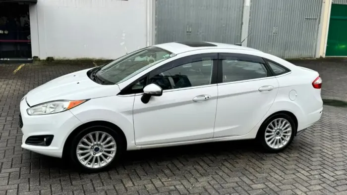 Ford Fiesta 1.6 16V Flex Aut. 5P 2016