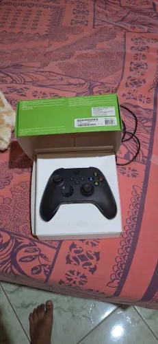 Controle Xbox séries X/S na caixa