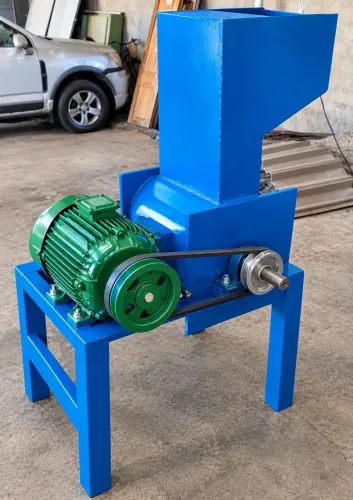 VENDE-Se MÁQUINA de MOER Coco BABAÇU - Triturador