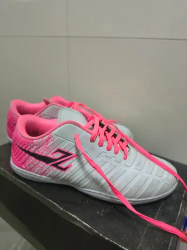Chuteira futsal infantil feminina