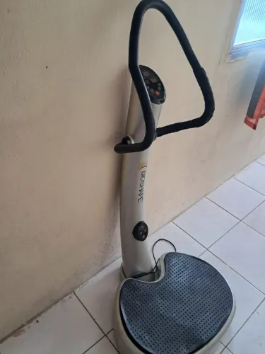 Plataforma Vibratória Bioshape Plate Fitness Home - Ótimo estado de conservação