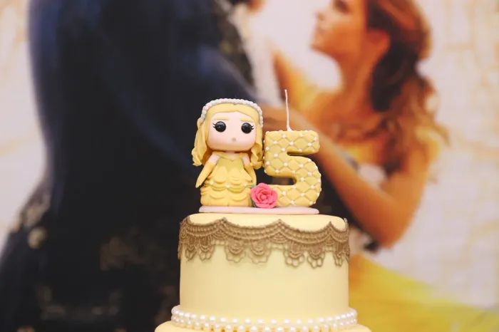 Boneco funko pop com vela de aniversário personalizado - topo de bolo