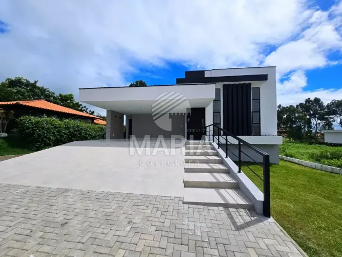 Casa de alto padrão com 04 suítes à venda em Gravatá/PE!