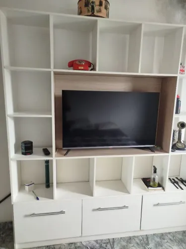Estante de quarto na cor branca