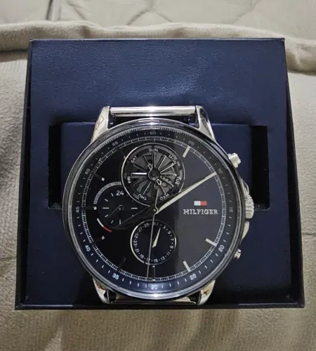 Relógio Tommy Hilfiger Masculino Aço Prateado Coleção Stewart