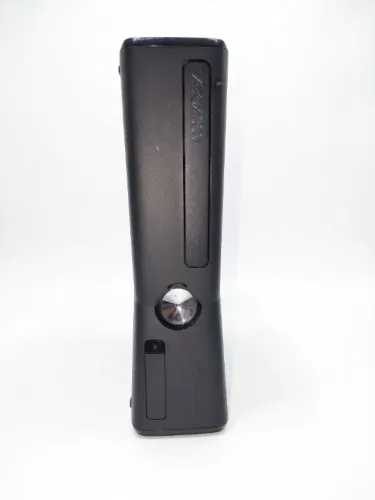 Xbox 360 4GB Original (Bloqueado) + 2 Controles + Jogo