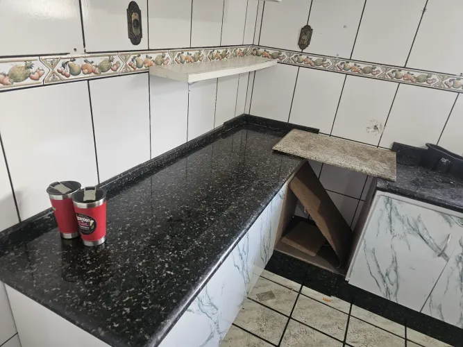Cozinha de mármore com cuba 