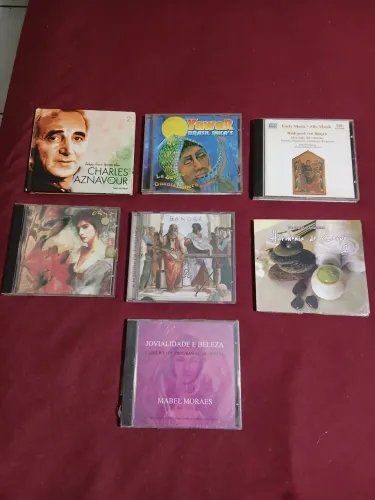 CDs variados 7 peças em ótimo estado