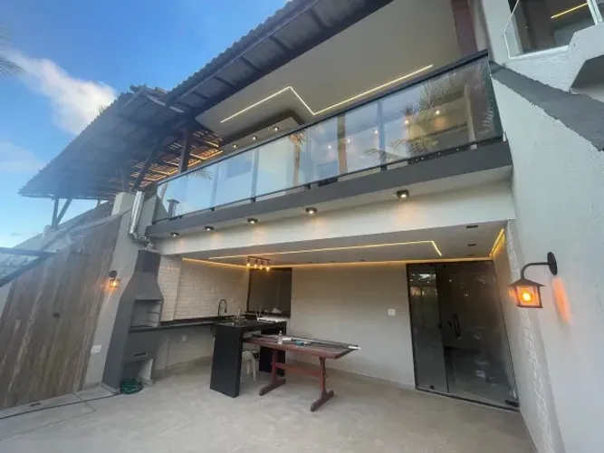 Village triplex reformado com 3 suítes, vista mar e varanda gourmet ? Itapuã