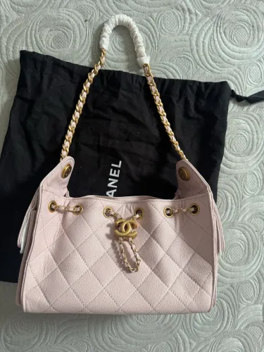 Bolsa nova de couro legítimo rosa claro italiano Chanel 25 