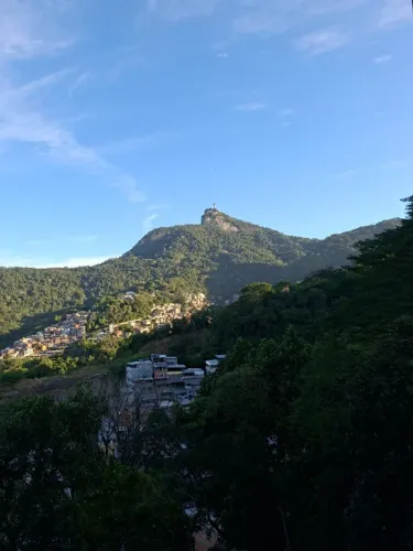 Casa Santa Teresa,6 quartos(4 suítes),4 vagas cobertas,canil,piscina,vista Cristo Redentor