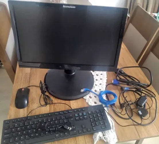 Monitor + Mouse + teclado e demais acessórios