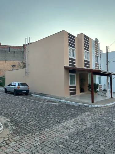Sobrado em Condomínio | 3 Dorms, Suíte e Área Gourmet