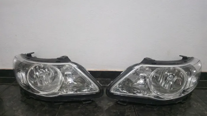 Par Farol Gol G5 Arteb Cromado Foco duplo usado em Excelente estado
