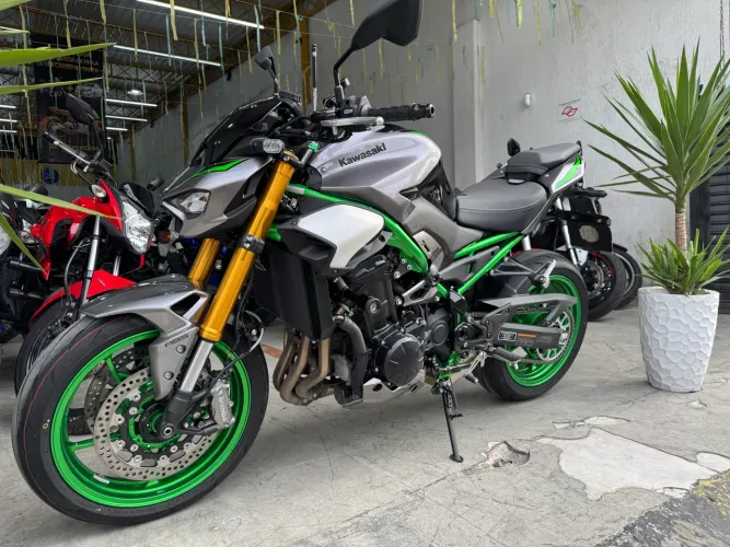 KAWASAKI Z900 25/26 BAIXO KM TROCO FINANCIO 