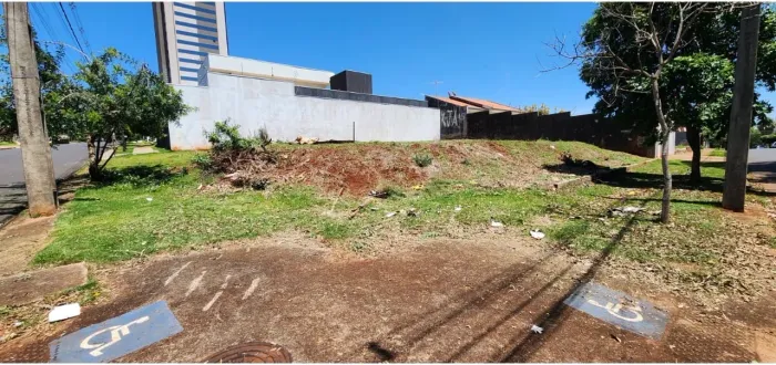 Vendo terreno esquina zona sul de Maringá