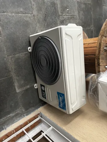 Midea 18.000 BTU Wi-Fi | Gela MUITO | 1 Ano de Uso | Impecável