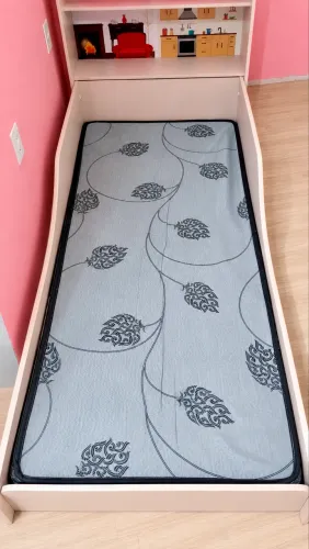 Cama princesa acompanha colchão