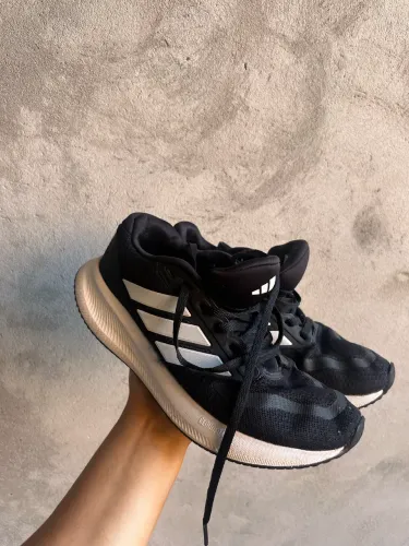 Tênis Adidas feminino 