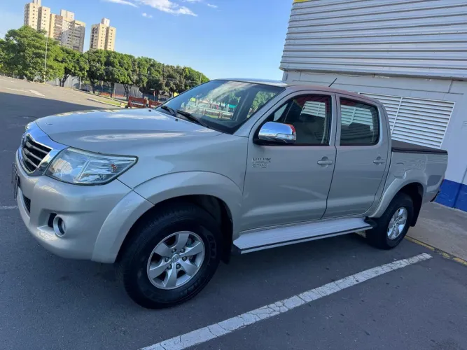 Toyota Hilux CD SRV 4X2 2.7 Flex 16V Aut. 2015
