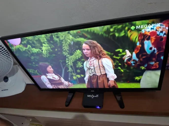 VENDO OU TROCO TV AOC.