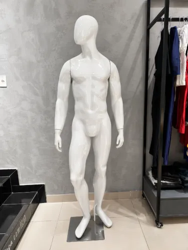 Manequim Masculino Corpo Inteiro com Base