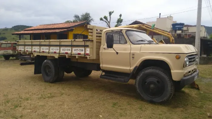 Caminhão D60 Carroceria