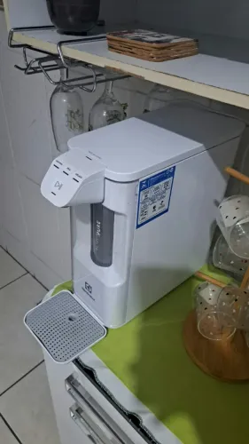 Filtro de água eletrolux em perfeito estado e gelando muito