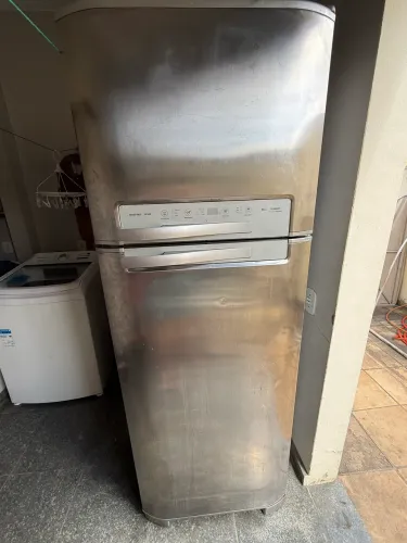 Vendo Geladeira Eletrolux DF50x aço escovado