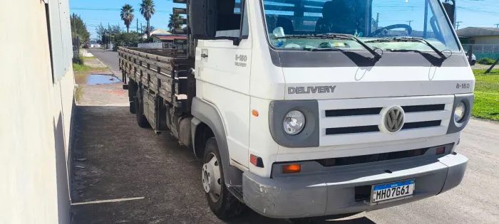 Volkswagen Delivery 8.150 carroceria de 6,10 metros