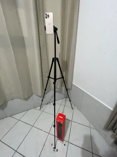 Tripé TOMATE 140cm com Suporte de Celular e Case - R$ 119 