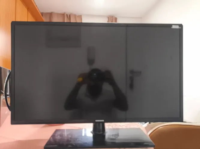 TV Samsung 32 Para retirada de peças
