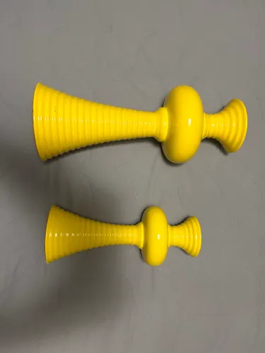 Par jarros em cerâmica amarelo
