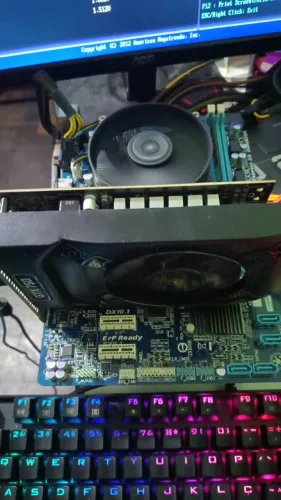 Kit intel i7 3770 + placa mãe gigabyte + memória ram 8GB DDR3 + placa de vídeo GTX 750 PNY