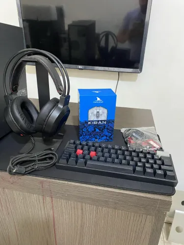 Kit acessórios Gamer / Mouse teclado fonte e suporte brinde mouse Pad